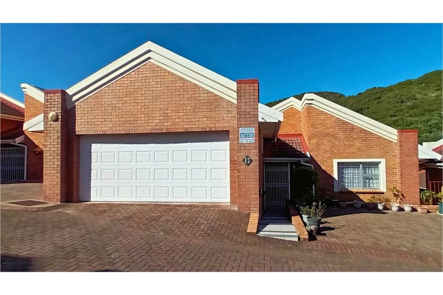 4 Bedroom Property for Sale in Blue Bend Eastern Cape
